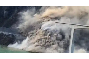 紅旗橋垮塌中的生命防線