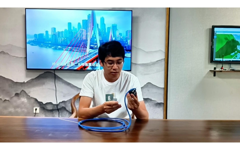 G018914型單向加速度計